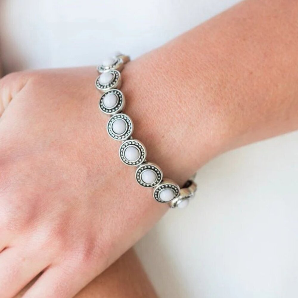 Paparazzi Jewelry - Globetrotter Goals - Silver Bracelet - Vintage